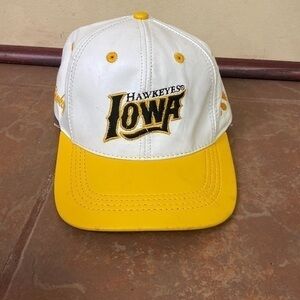 Vintage Iowa Hawkeyes Leather Snap Back Baseball Cap
